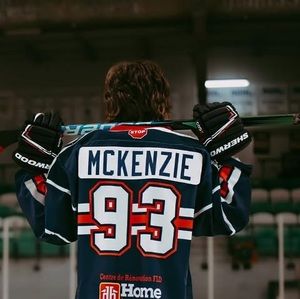 Meet your Posher, Ash